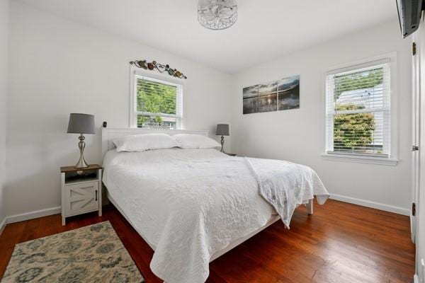 108 E Oakwood Way, Neshannock Twp, PA 16105 - bedroom featuring wood finished floors