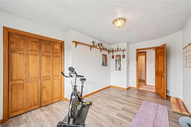 1007 Braemar Dr, Penn Twp Wml, PA 15644 - exercise room featuring light wood-style floors and baseboards