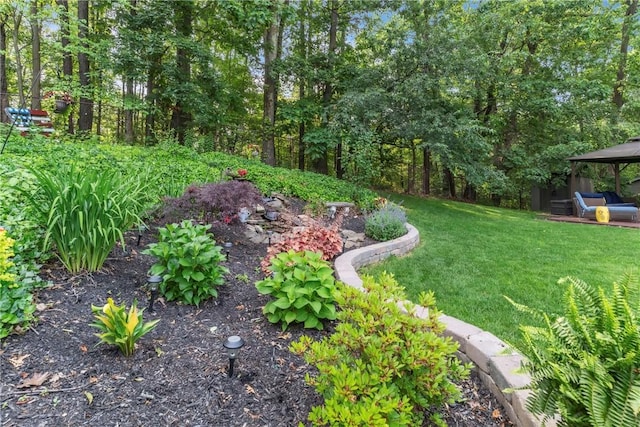 139 Village Dr, Cranberry Twp, PA 16066 - view of grassy yard featuring a gazebo