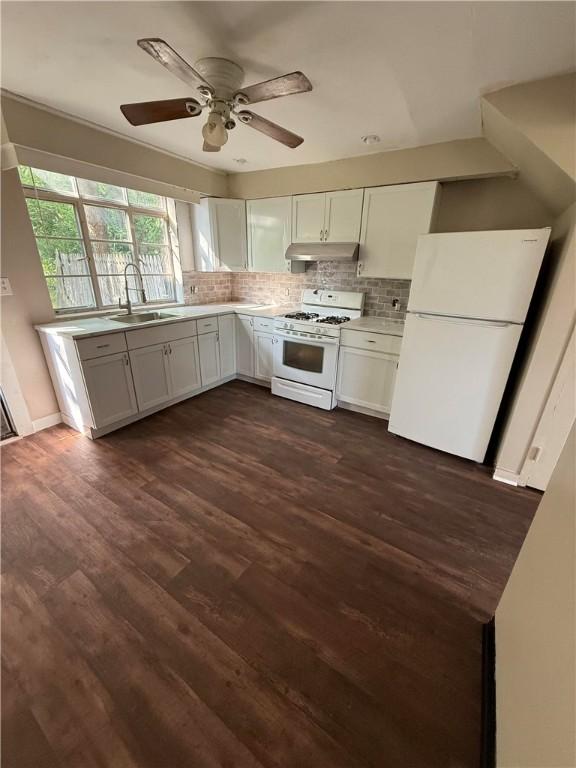 2701 Lincoln Ave, Clairton, PA 15025 - photo 2