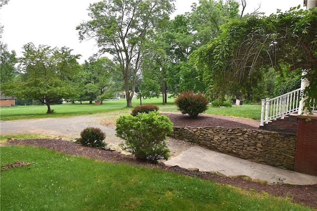 714 Colonial, Coolbaugh Twp, PA 15613 - view of community with a lawn