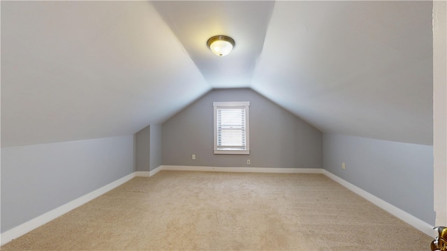 5445 Covode Pl, Squirrel Hill, PA 15217 - bonus room featuring light colored carpet and lofted ceiling
