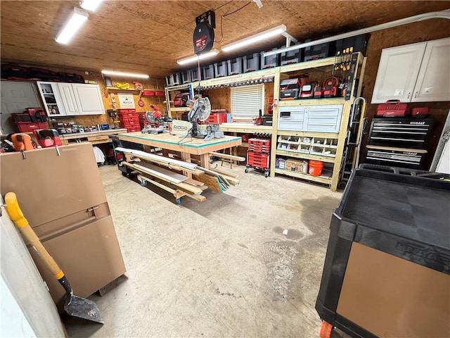 84 Williamson Rd, Hempfield Twp Mer, PA 16125 - garage with a workshop area