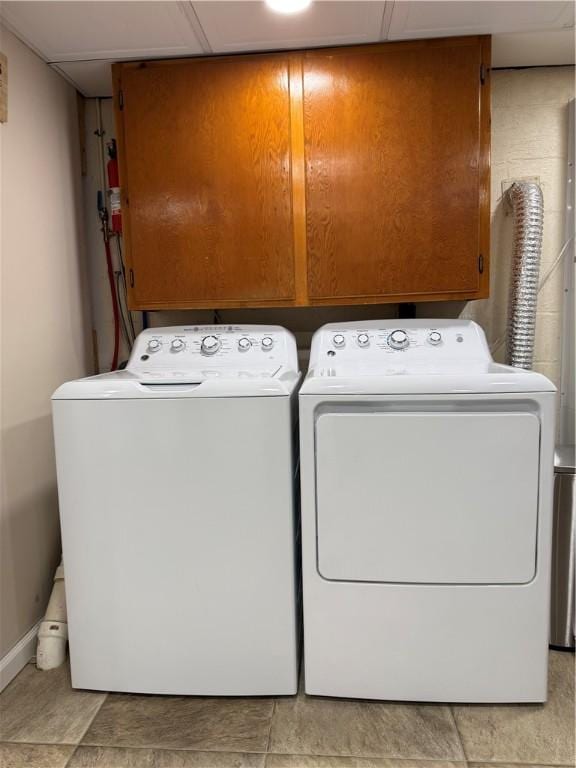 84 Williamson Rd, Hempfield Twp Mer, PA 16125 - laundry area featuring cabinet space and washer and dryer