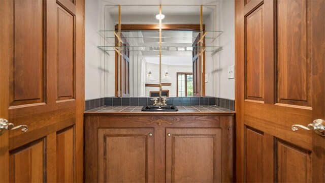 105 Bristol Sq, Ohara, PA 15238 - bathroom featuring vanity