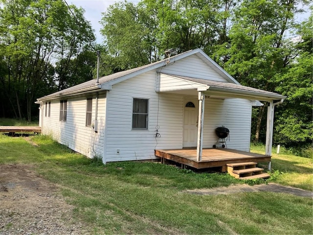 113 Filer Ln, Clay Twp, PA 16001 - view of front of property with a front lawn and a wooden deck