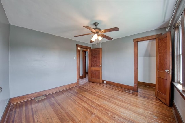 438 Miami St, East Mckeesport, PA 15035 - unfurnished room with ceiling fan and light wood-style flooring