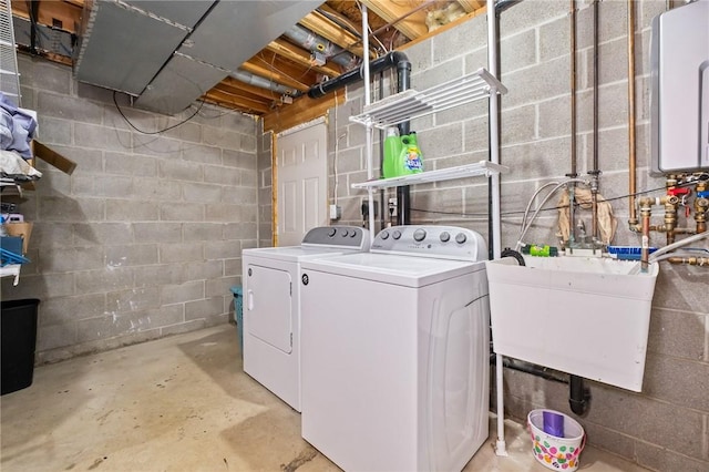 130 Pine Ct, Plum Boro, PA 15239 - washroom with independent washer and dryer and water heater