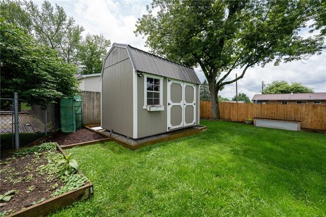 524 Saint Andrews Dr, Hempfield Twp Wml, PA 15601 - view of shed featuring a fenced backyard