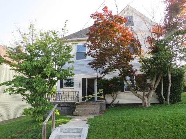 1250 Summerlea Ave, City Of Washington, PA 15301 - view of front facade with a front lawn