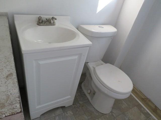 1250 Summerlea Ave, City Of Washington, PA 15301 - half bath featuring toilet and vanity