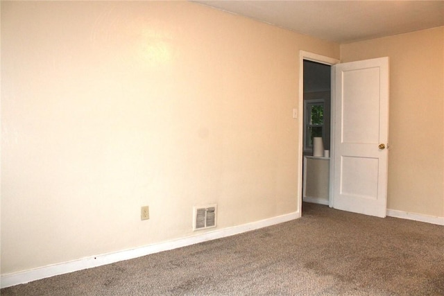 526 Pennwood Dr, Penn Hills, PA 15235 - carpeted empty room with baseboards