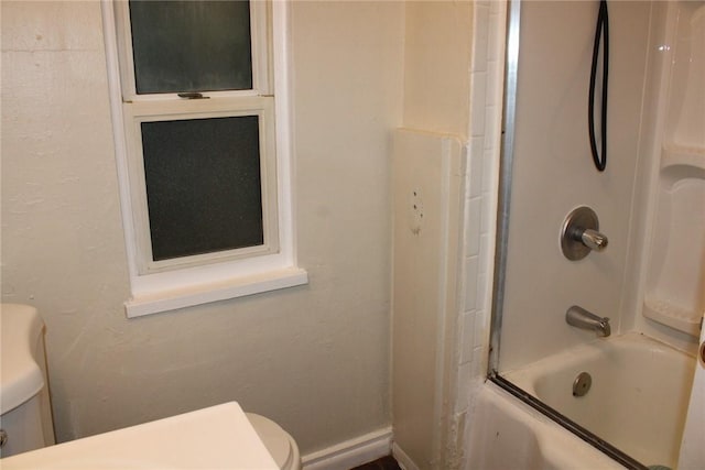 526 Pennwood Dr, Penn Hills, PA 15235 - bathroom with toilet and tub / shower combination