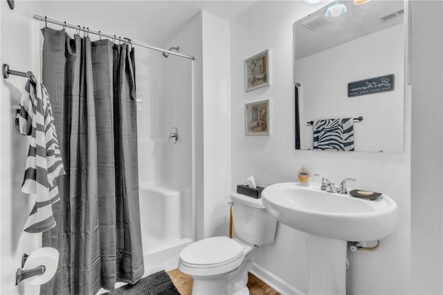 201 Millstream Ln, Zelienople Boro, PA 16063 - full bathroom with toilet and curtained shower