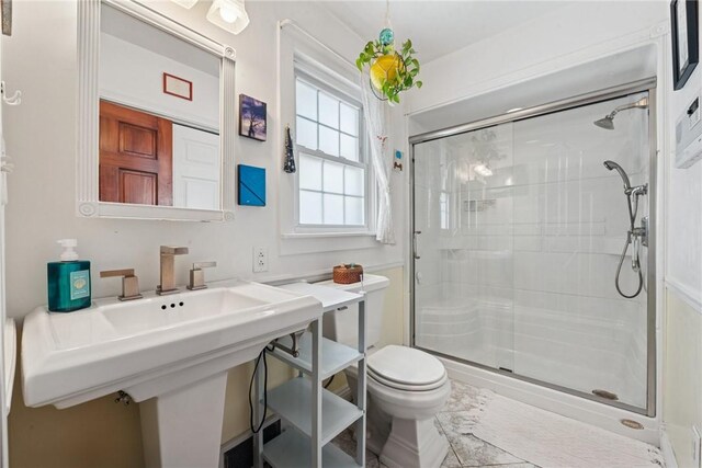 323 Fairmont St, Latrobe, PA 15650 - bathroom with a shower stall