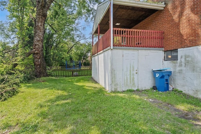 301 Pennview Dr, Penn Hills, PA 15235 - view of side of property with a yard