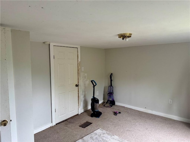 108 13th Ave, City Of But Nw, PA 16001 - workout area featuring carpet flooring and baseboards