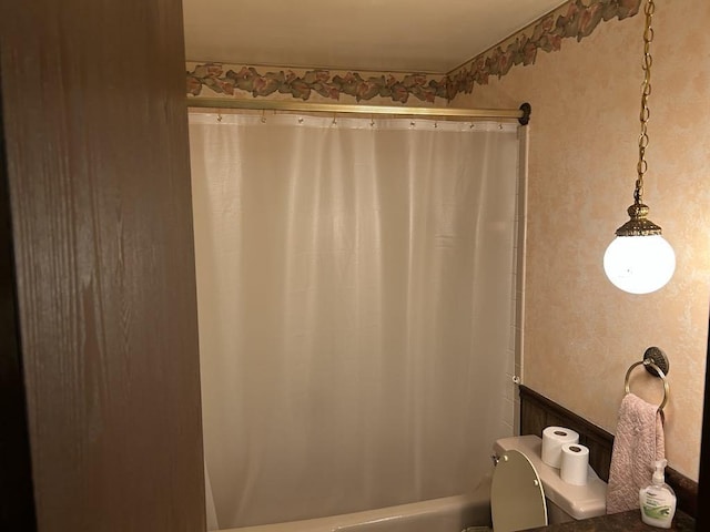 307 Debora Dr, Latrobe, PA 15650 - bathroom featuring shower / tub combo with curtain and toilet