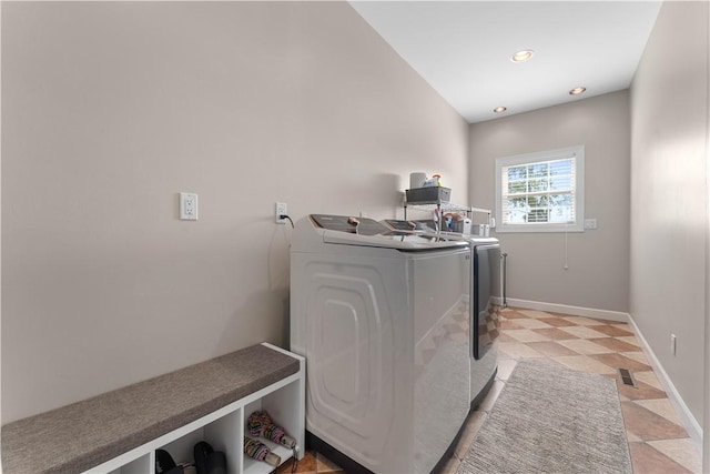 1002 Sunset Way, Menallen Twp, PA 15401 - laundry area featuring washing machine and dryer and recessed lighting