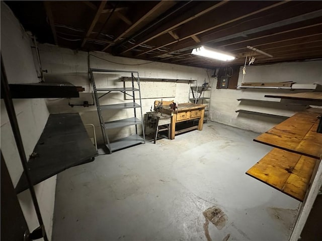 1020 Grove St, Hempfield Twp Wml, PA 15601 - unfinished below grade area with a workshop area