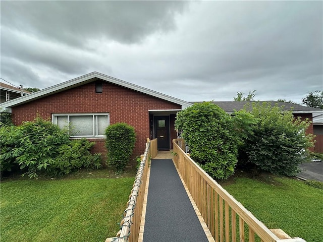 1020 Grove St, Hempfield Twp Wml, PA 15601 - single story home featuring brick siding and a front yard