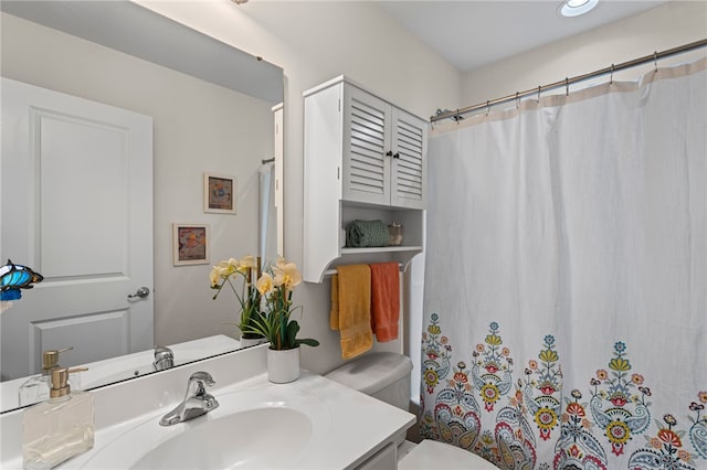 161 Buckingham Dr, Ohio Twp, PA 15237 - bathroom featuring vanity, curtained shower, and recessed lighting