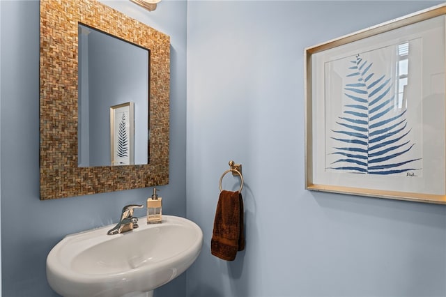 161 Buckingham Dr, Ohio Twp, PA 15237 - bathroom featuring a sink