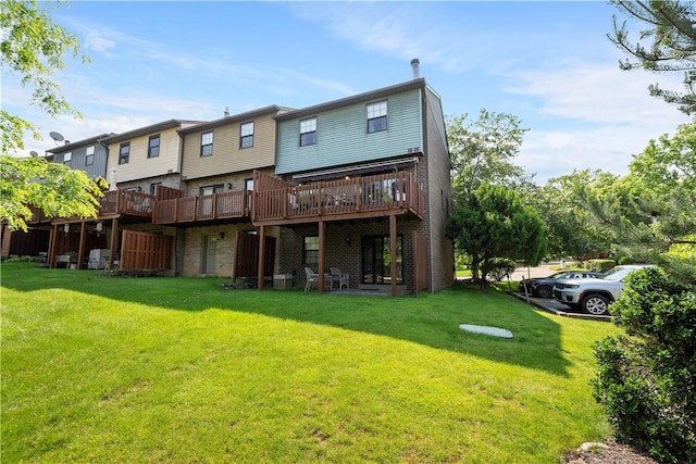 617 Woodcrest Dr, Robinson Twp Nwa, PA 15205 - back of house featuring a yard and a wooden deck