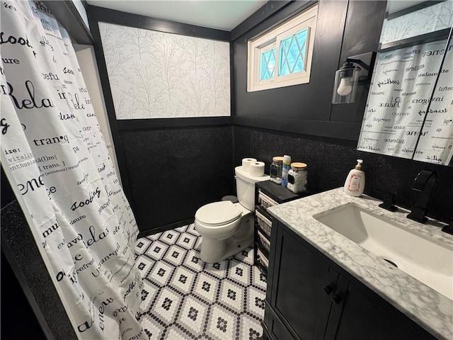 515 Pike Run Dr W, Pike Run Twp, PA 15427 - full bathroom featuring vanity and toilet