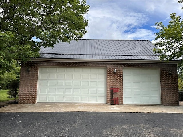 412 Hawthorn Rd, East Finley, PA 15323 - view of detached garage