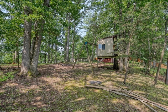 215 Columbia Dr, Center Twp Bea, PA 15001 - view of yard