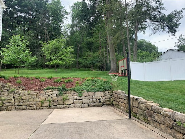 107 Fenwick Dr, Ross Twp, PA 15237 - view of yard