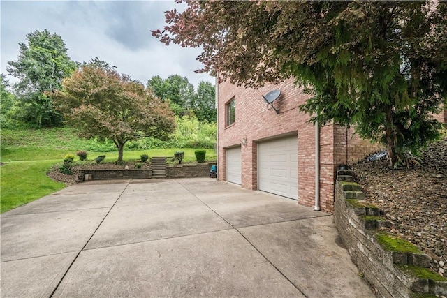 221 William Dr, North Strabane, PA 15317 - garage with concrete driveway