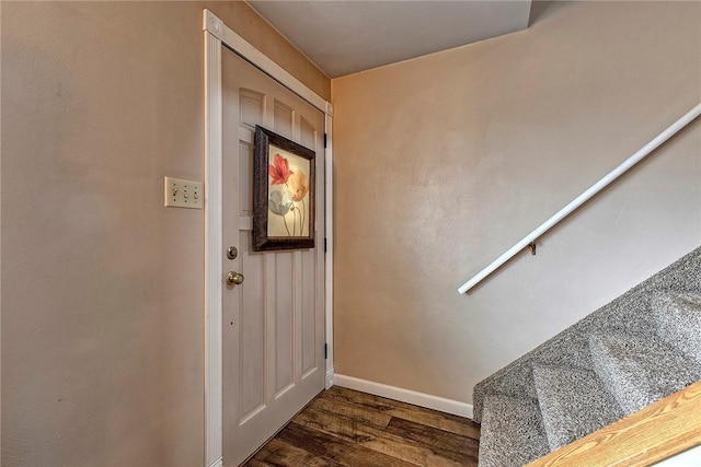 712 N 2nd St, Jeannette, PA 15644 - entrance foyer with dark wood finished floors and baseboards