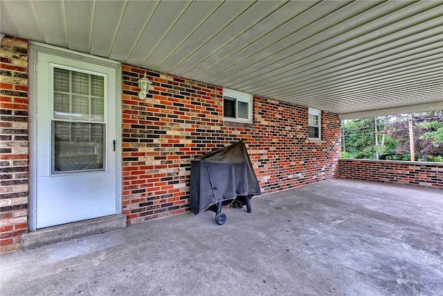 712 N 2nd St, Jeannette, PA 15644 - view of patio / terrace with a carport