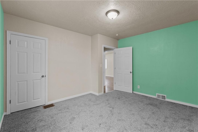 2960 Brevard Ave, Brentwood, PA 15227 - unfurnished bedroom featuring carpet and a textured ceiling