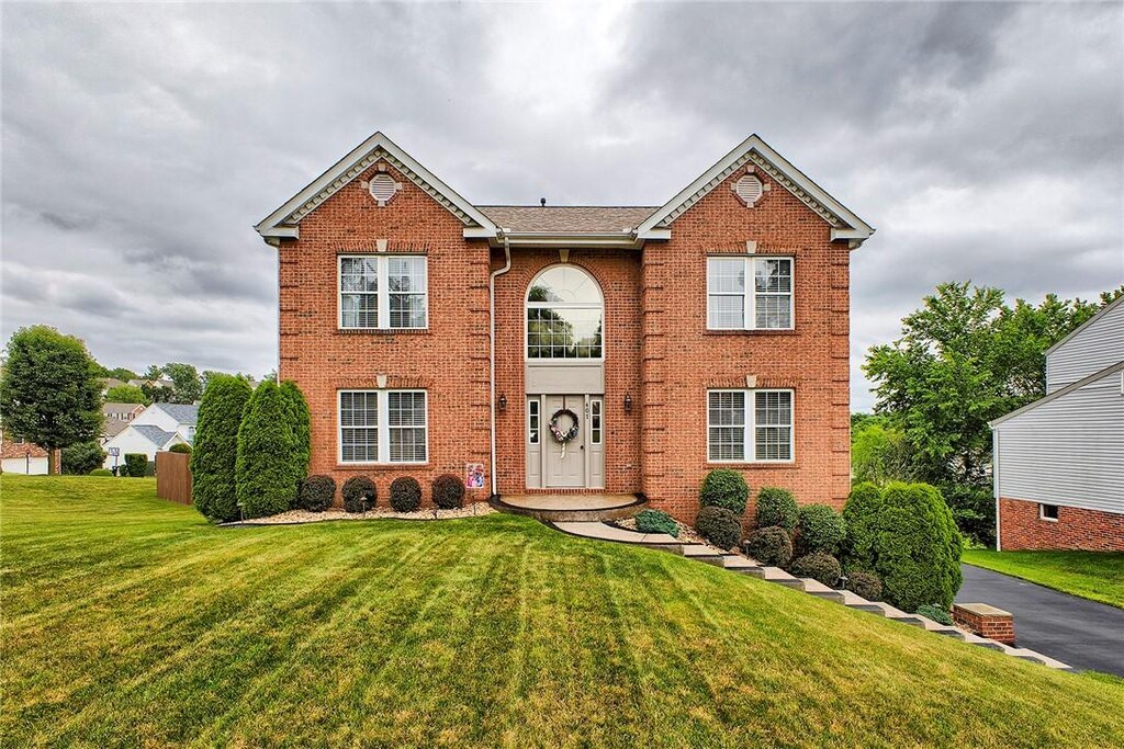 407 Crossbow Dr, New Stanton, PA 15672 - photo 1