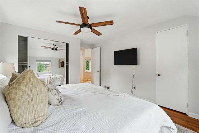 717 Kewanna Ave, Mt Lebanon, PA 15234 - bedroom featuring wood finished floors, a ceiling fan, and a closet