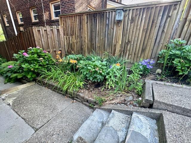 111 Race St, Edgewood, PA 15218 - view of yard