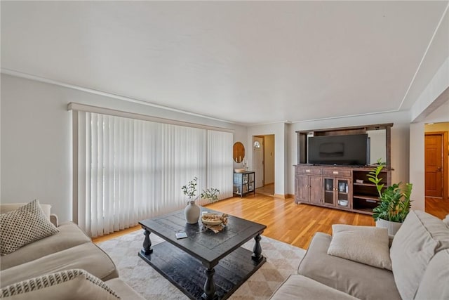 111 S Hitchman St, Mount Pleasant Boro, PA 15666 - photo 4