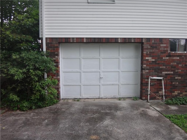 110 Raymond Ave, Luzerne Twp, PA 15417 - view of garage