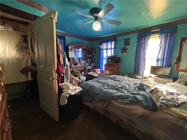 1713 Federal St, Mckeesport, PA 15132 - bedroom with a ceiling fan