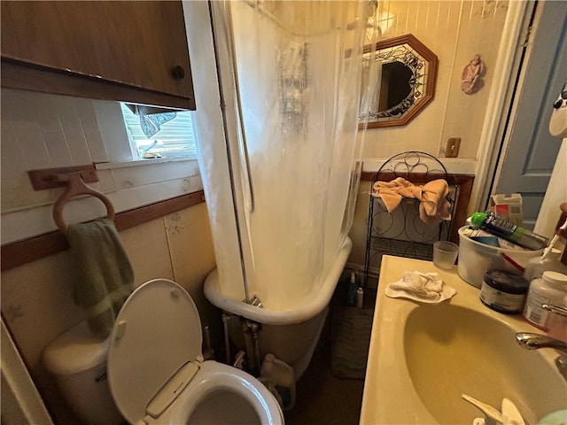1713 Federal St, Mckeesport, PA 15132 - full bathroom with a sink and toilet