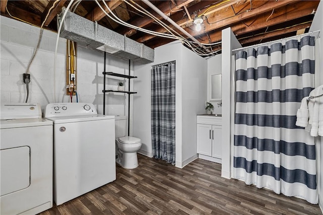 1072 Aetna Dr, Wayne Twp Law, PA 16117 - bathroom featuring washer and dryer, wood finished floors, and curtained shower