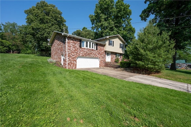 756 Arona Rd, Hempfield Twp Wml, PA 15672 - split level home featuring driveway, brick siding, a front lawn, and a garage