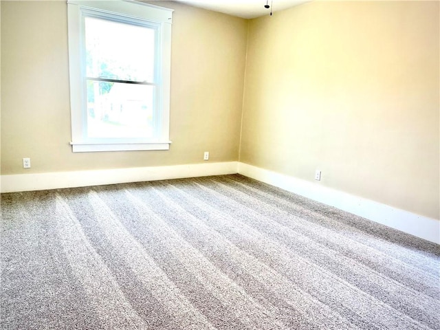 424 Hess Ave, Erie City, PA 16507 - empty room with carpet floors and baseboards