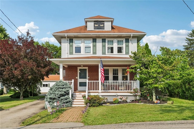 14 Landis Ave, Hempfield Twp Wml, PA 15644 - traditional style home with covered porch and a front lawn