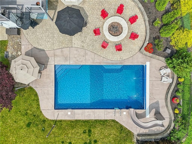 203 Cashmere Ct, Cranberry Twp, PA 16066 - aerial view of a pool