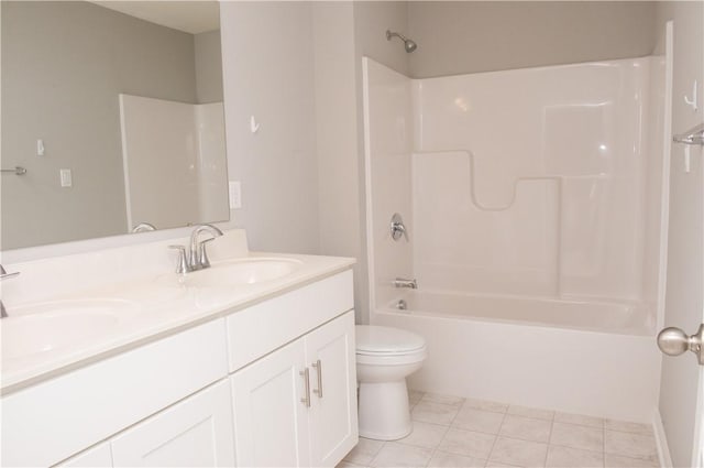 132 Hidden Acres Dr, Forward Twp, PA 16033 - bathroom with double vanity and washtub / shower combination