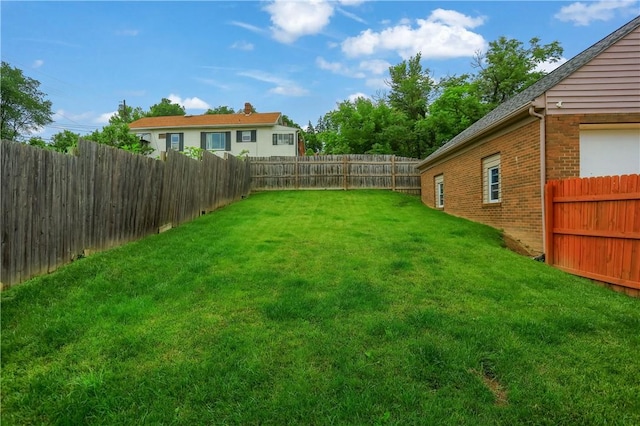 1707 Cosmos St, Lincoln Place, PA 15207 - view of fenced backyard
